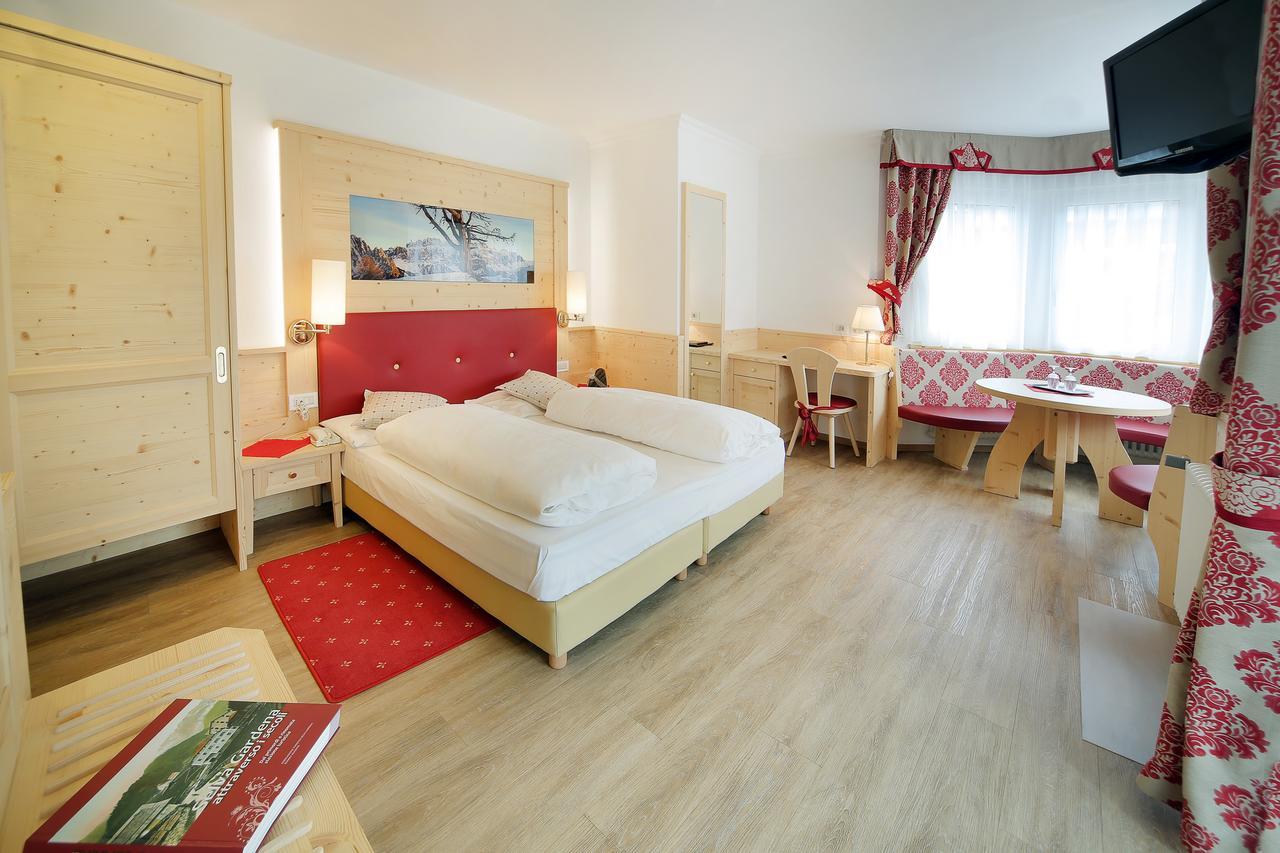 Astor Suites B&B Selva di Val Gardena Exterior photo